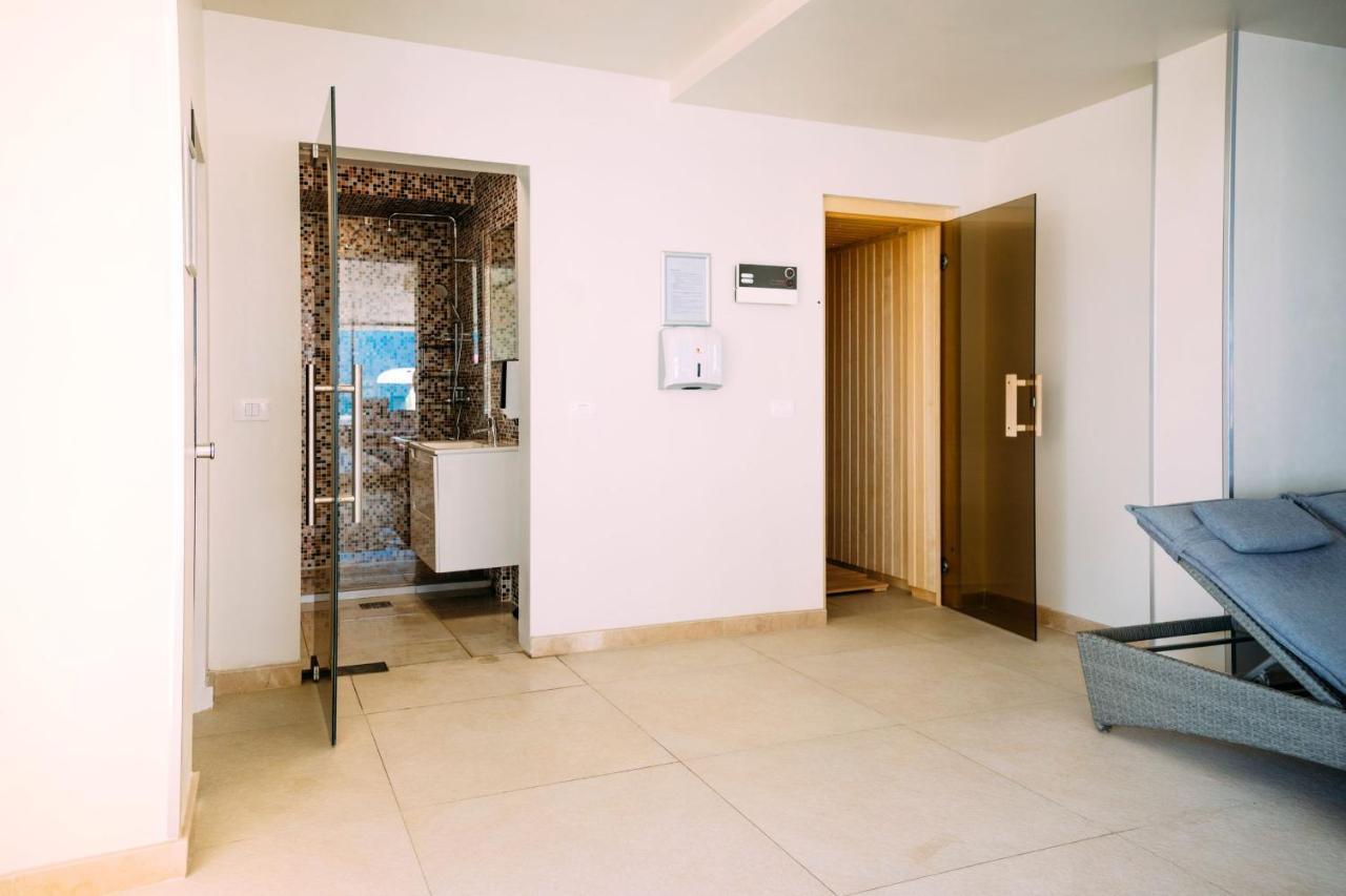 Alezzi Majestic Apartments 115 Năvodari Екстериор снимка