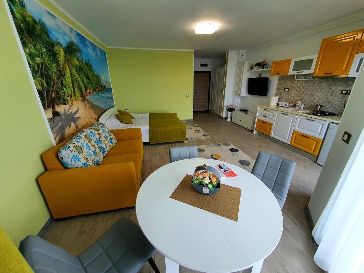 Alezzi Majestic Apartments 115 Năvodari Екстериор снимка