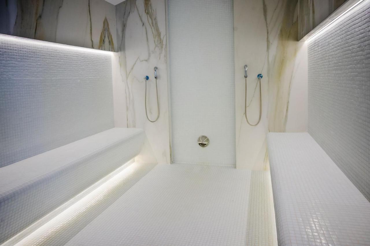 Alezzi Majestic Apartments 115 Năvodari Екстериор снимка